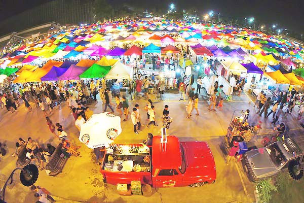 Tung hoành chợ đêm tại Bangkok